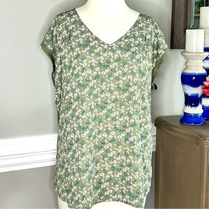 NWT Size Medium Papermoon Short Sleeve Blouse Green Floral Top Tunic Shirt 108